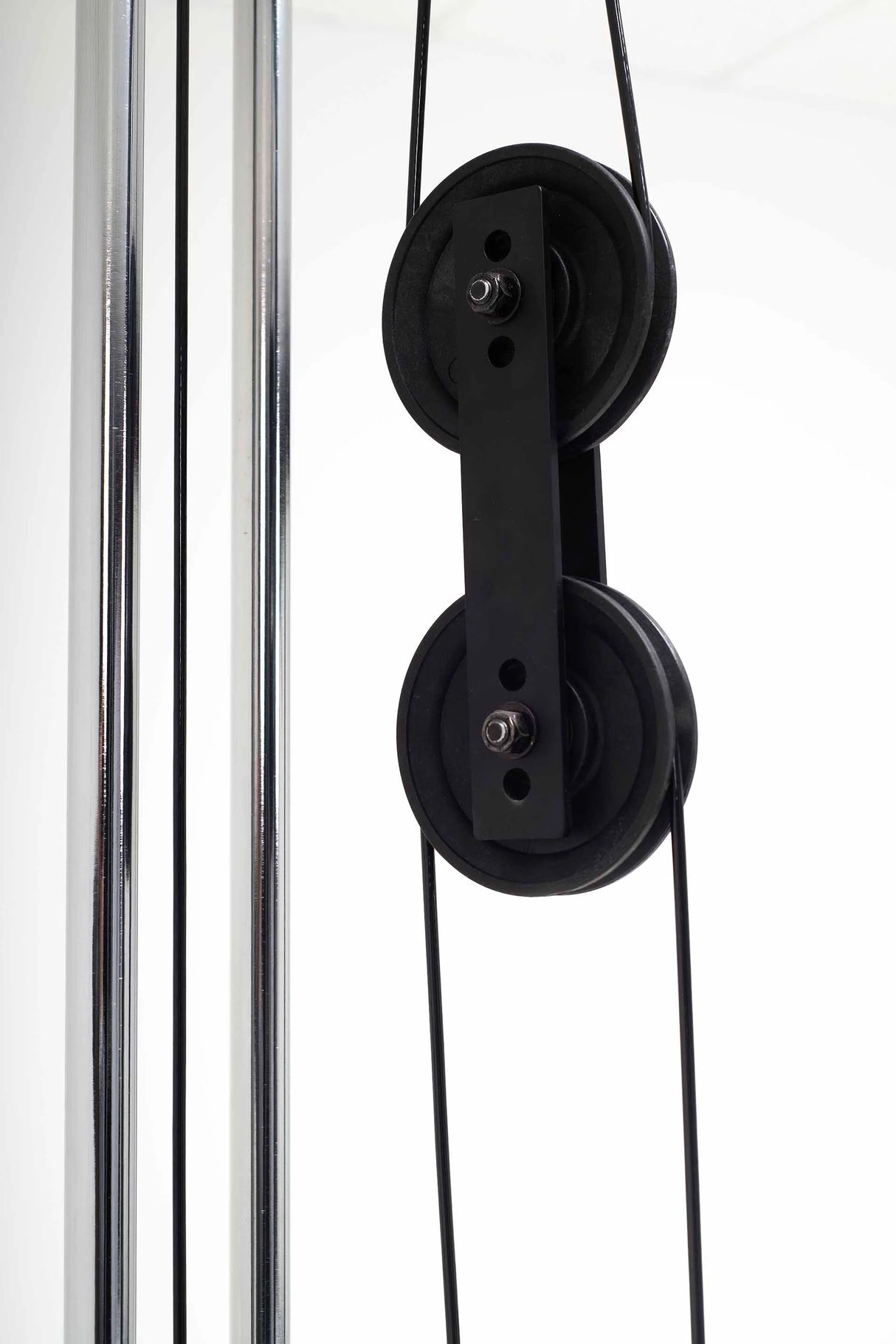 York Barbell C19LR Cable Lat Pulldown and Low Row Pulley system close up